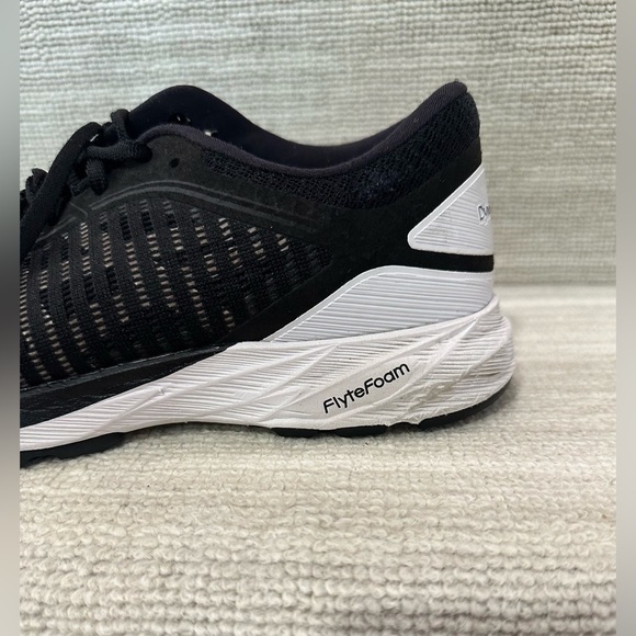 Asics Dynaflyte 2 FlyteFoam Road-Running Shoes Size 8, Black and White - Picture 14 of 15